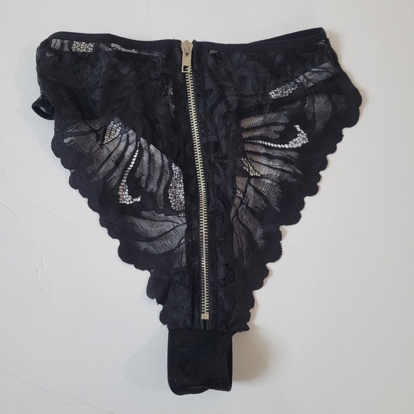 Yandy 2-Piece Black Bra and Thong Zip Panty Sexy Lace Lingerie Set Size L / XL - Picture 4 of 13